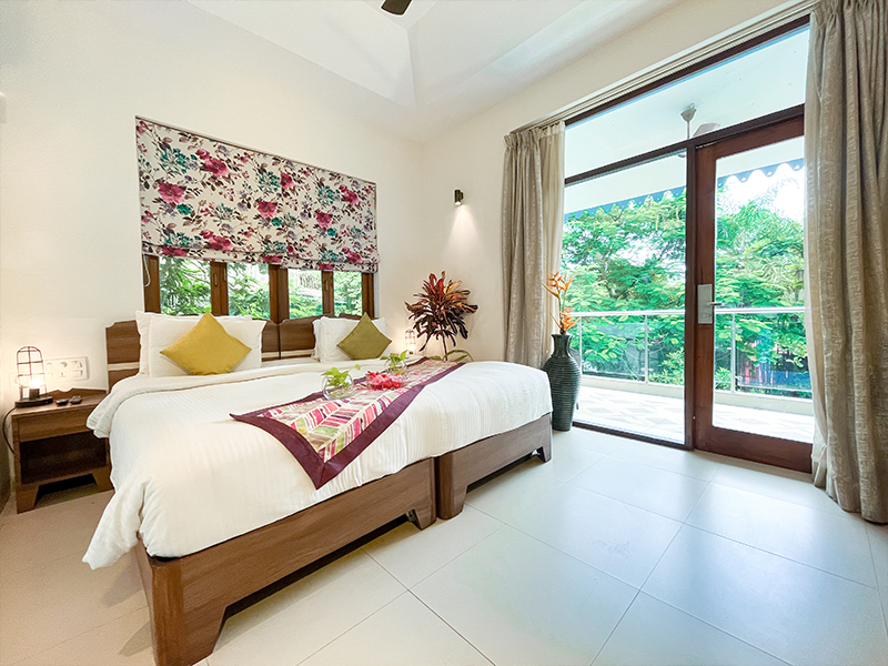 View 1 of Emerald Suite